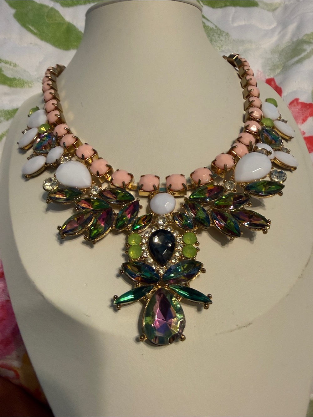 Statement necklace